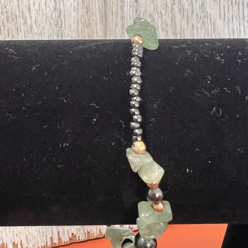 Silver Tone & Green Stone Chip Metal Beaded Bracelet 7 3/4